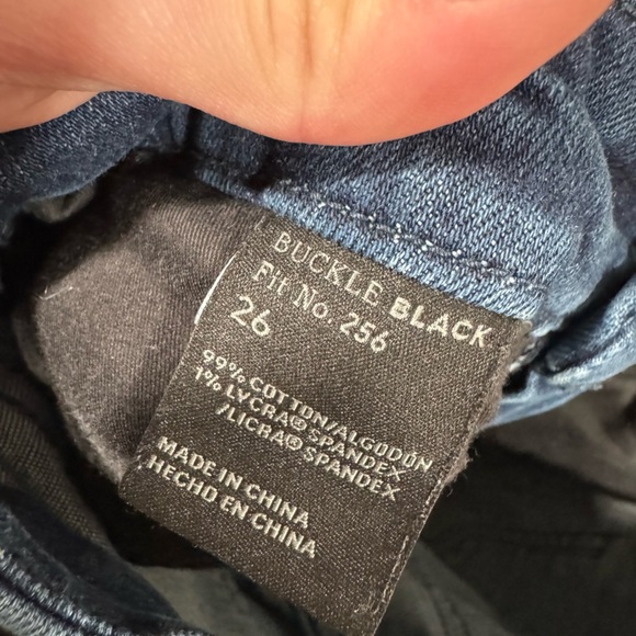 Buckle Black Fit No. 256 Boyfriend Skinny Jean - Picture 10 of 10